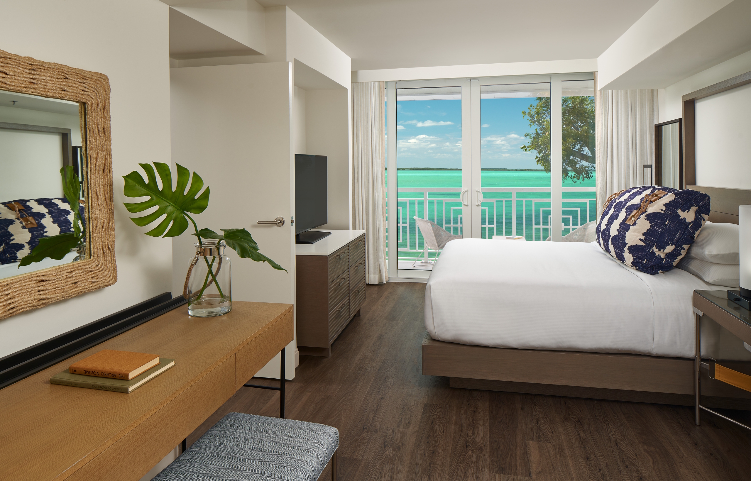Premium One Bedroom Waterfront Suite in Hammock Wing