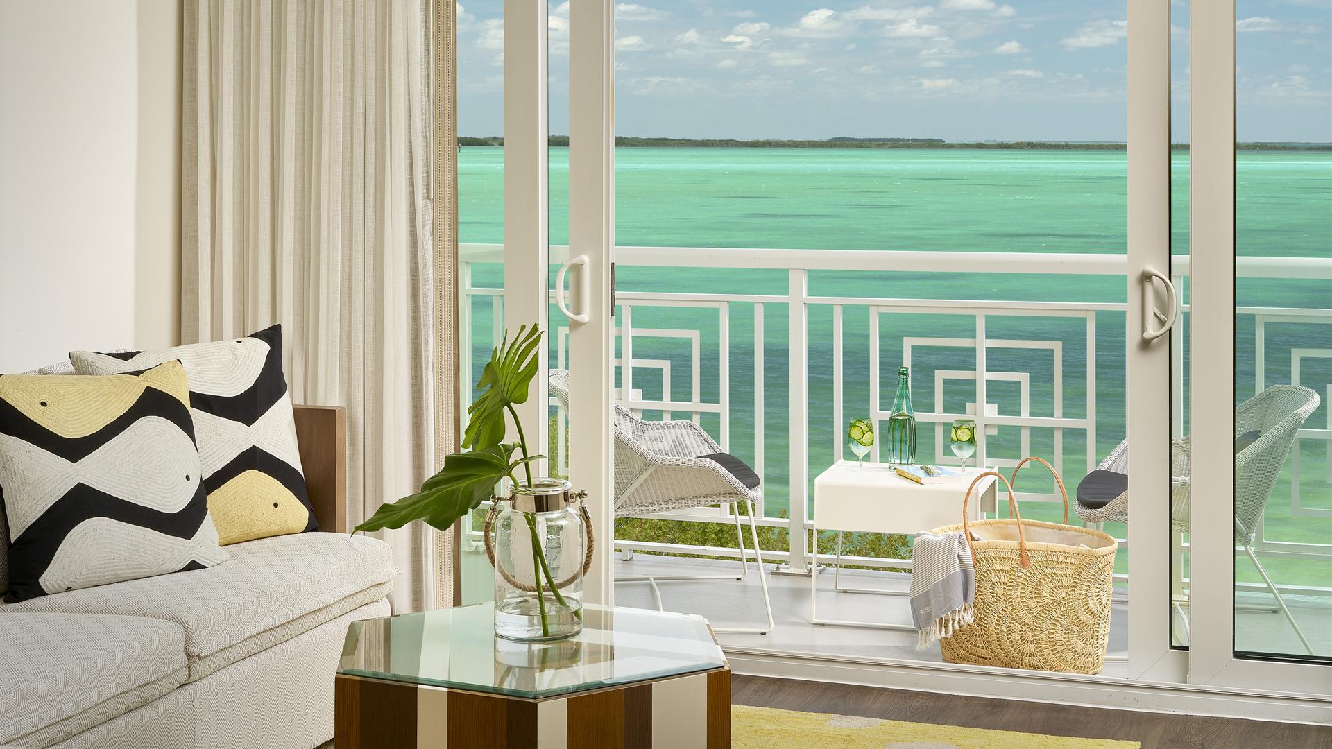 waterfront-suite-balcony