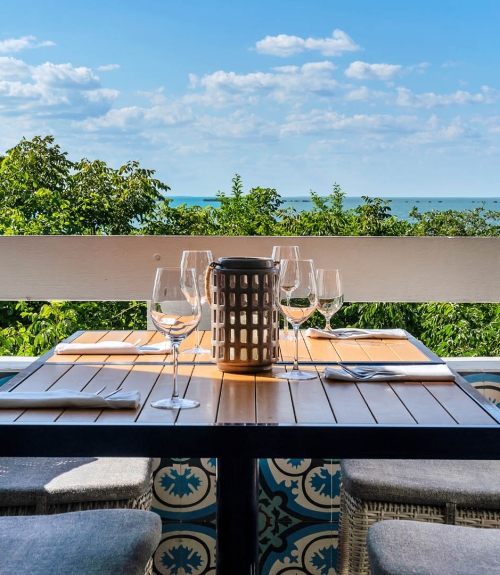 calusa restaurant terrace